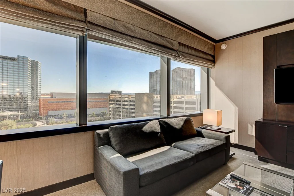 2600 Harmon, Las Vegas, NV 89158