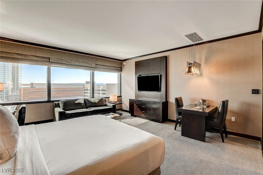 2600 Harmon, Las Vegas, NV 89158