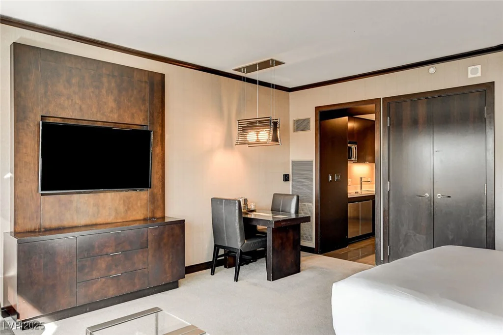 2600 Harmon, Las Vegas, NV 89158