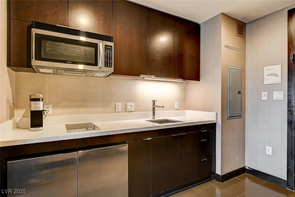 2600 Harmon, Las Vegas, NV 89158