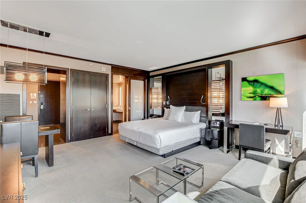 2600 Harmon, Las Vegas, NV 89158