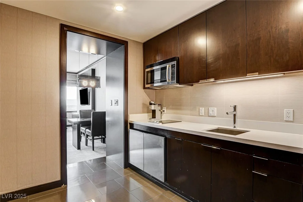 2600 Harmon, Las Vegas, NV 89158