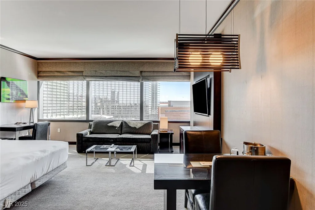 2600 Harmon, Las Vegas, NV 89158