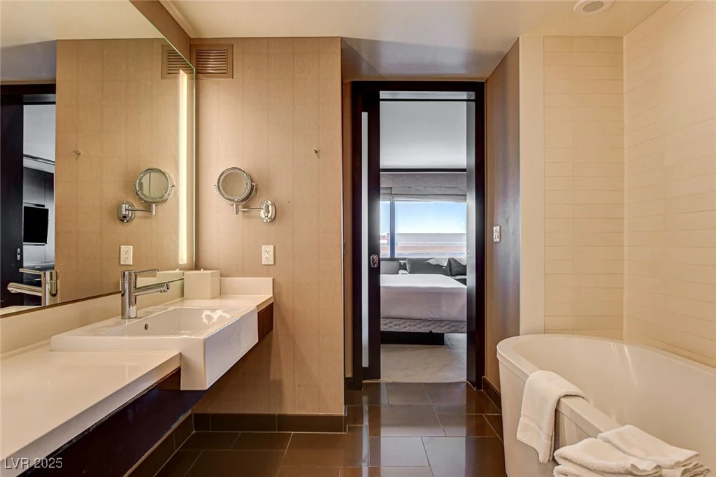 2600 Harmon, Las Vegas, NV 89158