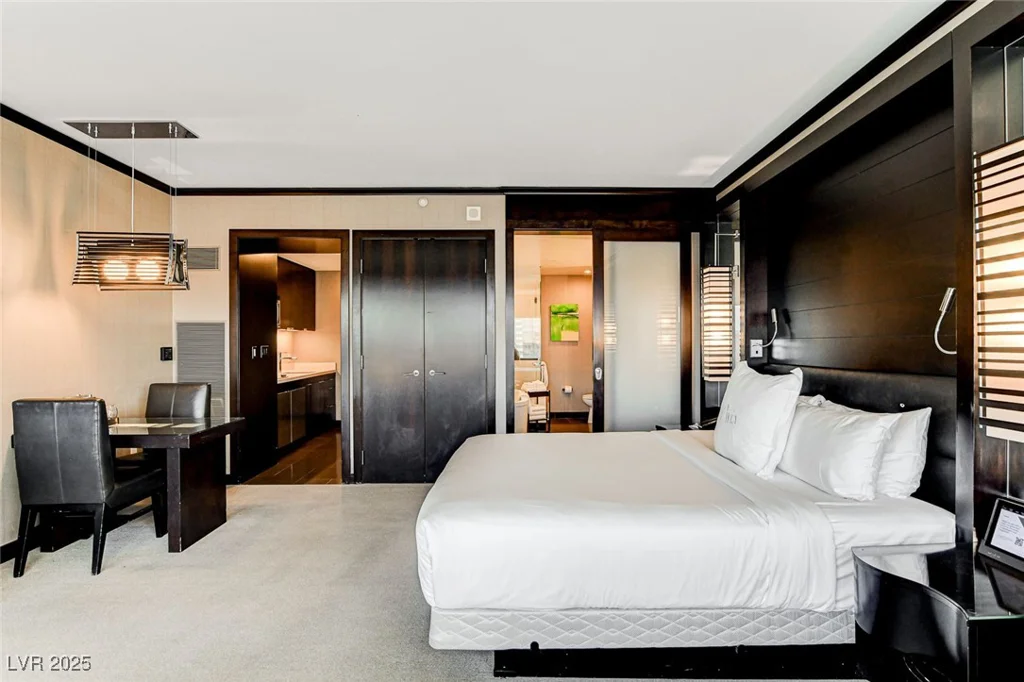 2600 Harmon, Las Vegas, NV 89158