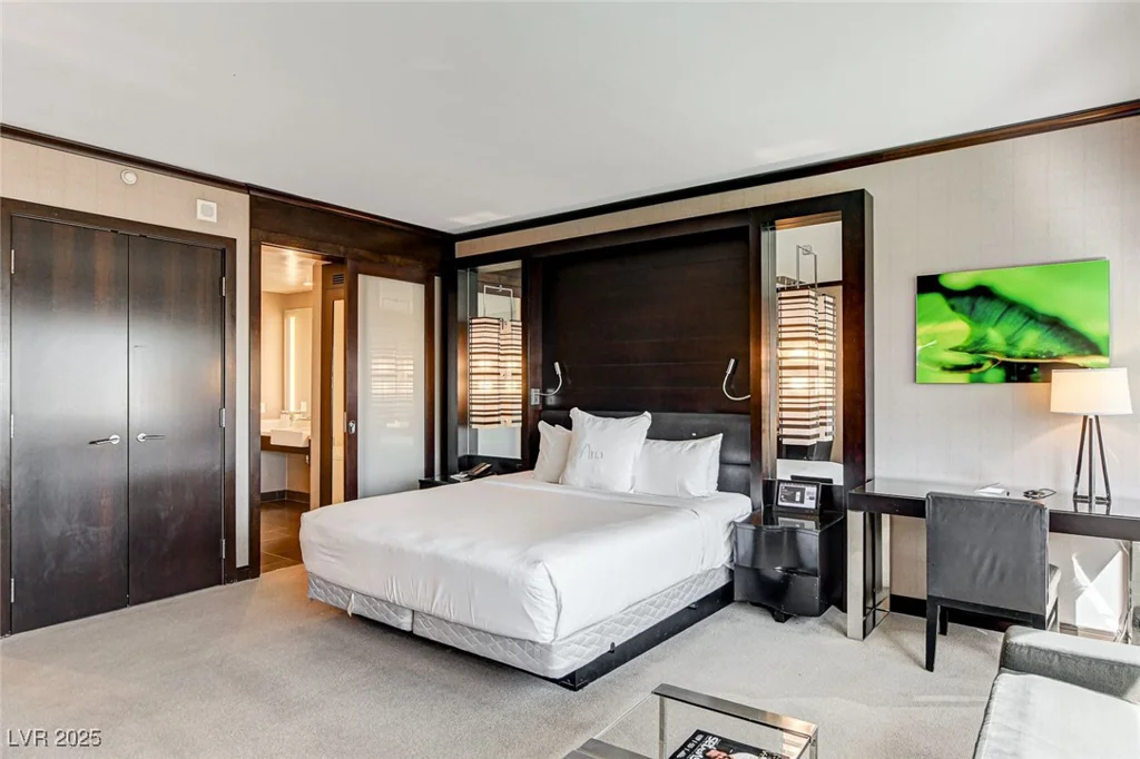 2600 Harmon, Las Vegas, NV 89158