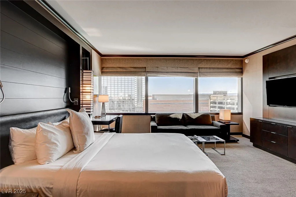 2600 Harmon, Las Vegas, NV 89158