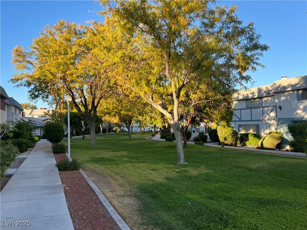 231 Greenbriar Townhouse, Las Vegas, NV 89121