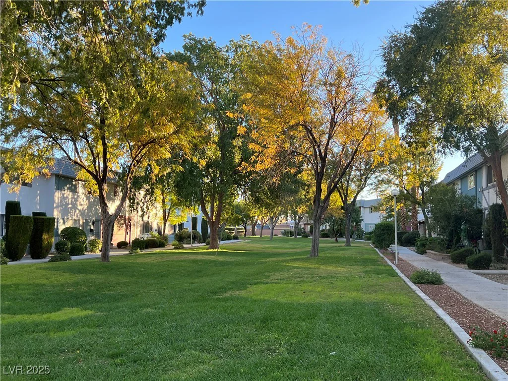 231 Greenbriar Townhouse, Las Vegas, NV 89121