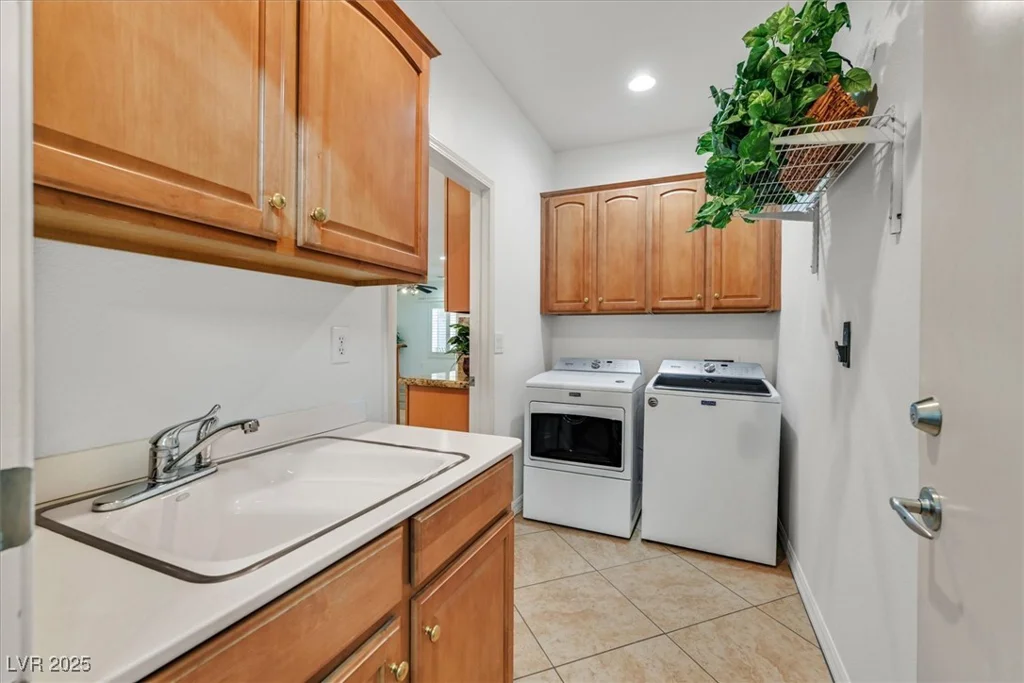 2164 Sawtooth Mountain, Henderson, NV 89044