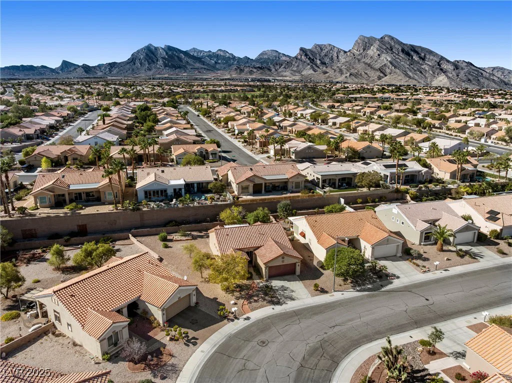 2009 Emery, Las Vegas, NV 89134
