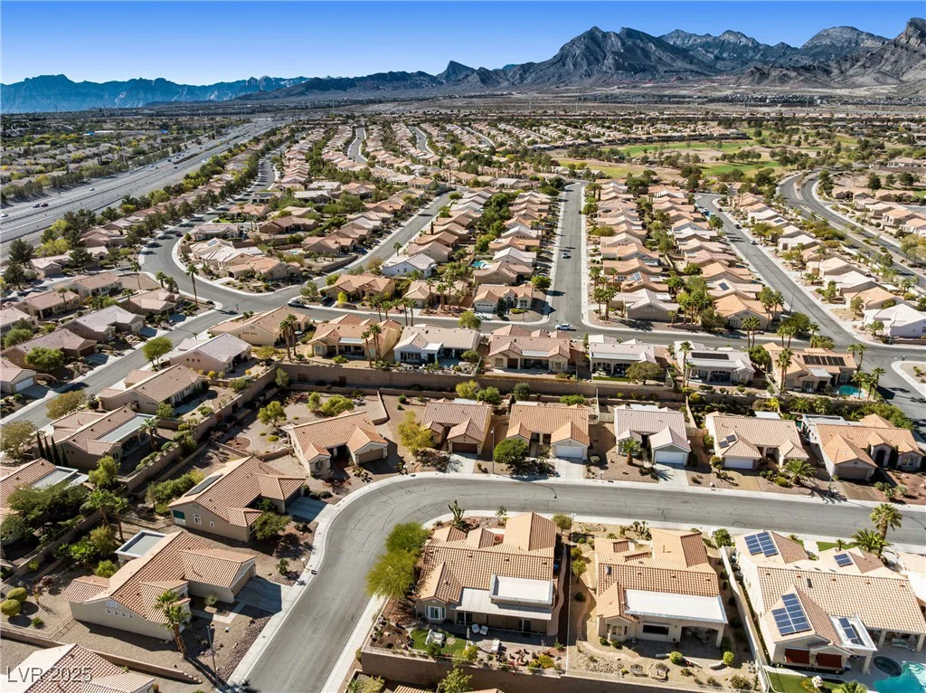 2009 Emery, Las Vegas, NV 89134
