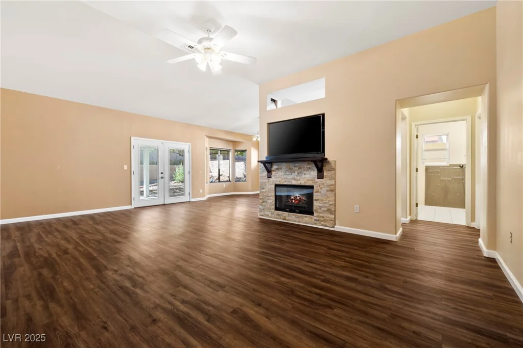2009 Emery, Las Vegas, NV 89134