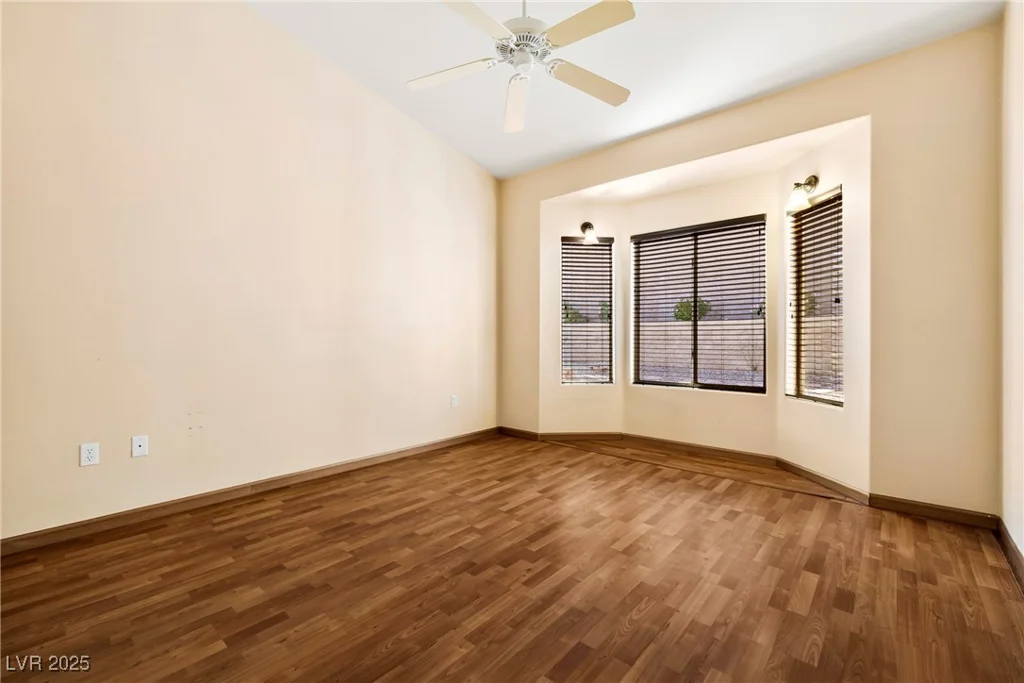 2009 Emery, Las Vegas, NV 89134
