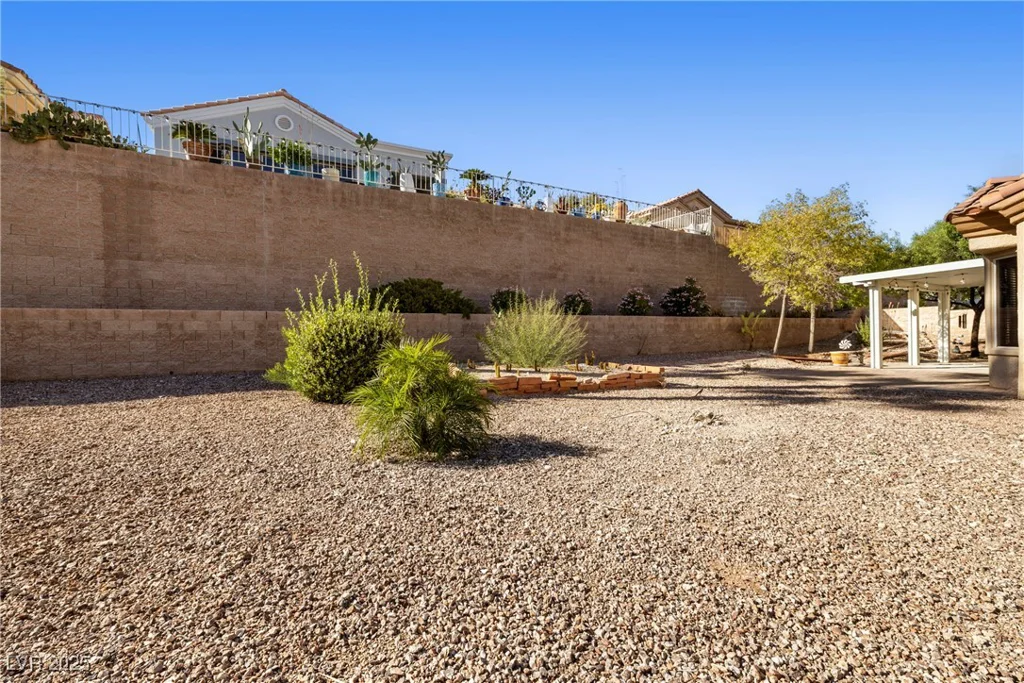 2009 Emery, Las Vegas, NV 89134