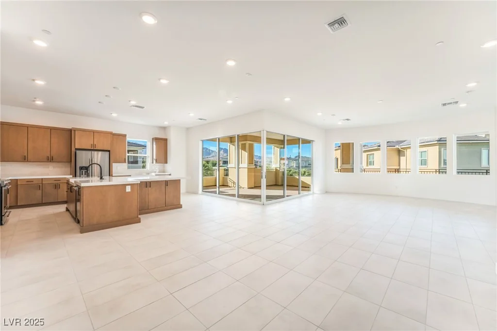 9132 Las Manaitas, Las Vegas, NV 89144