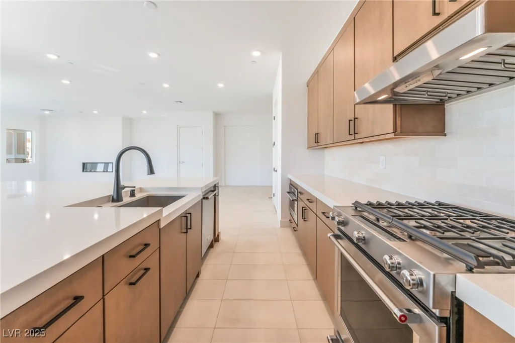 9132 Las Manaitas, Las Vegas, NV 89144