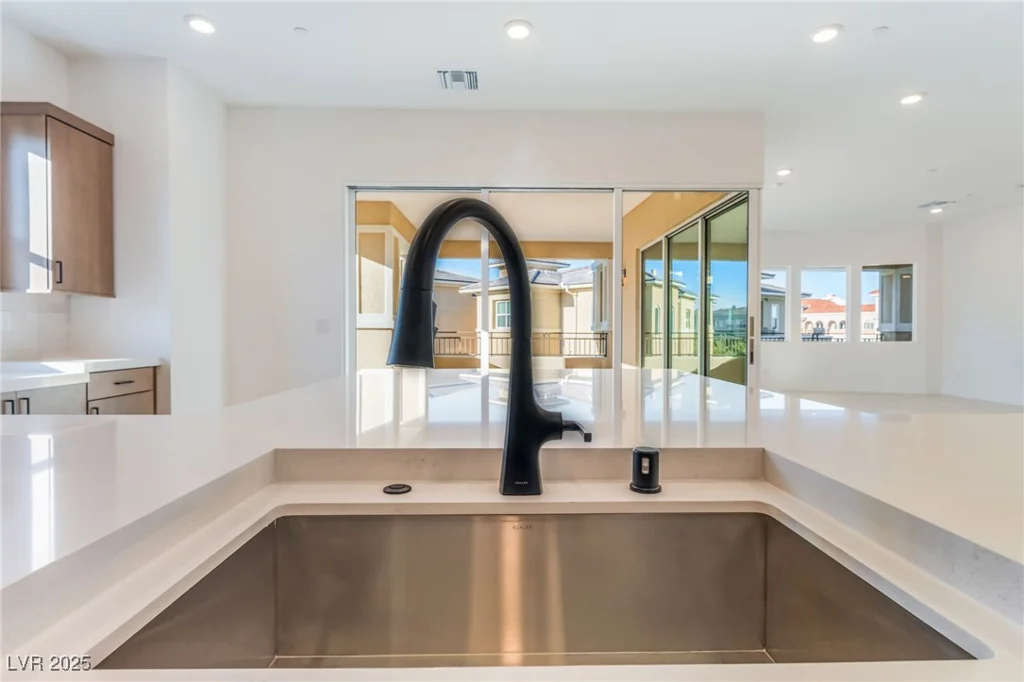 9132 Las Manaitas, Las Vegas, NV 89144
