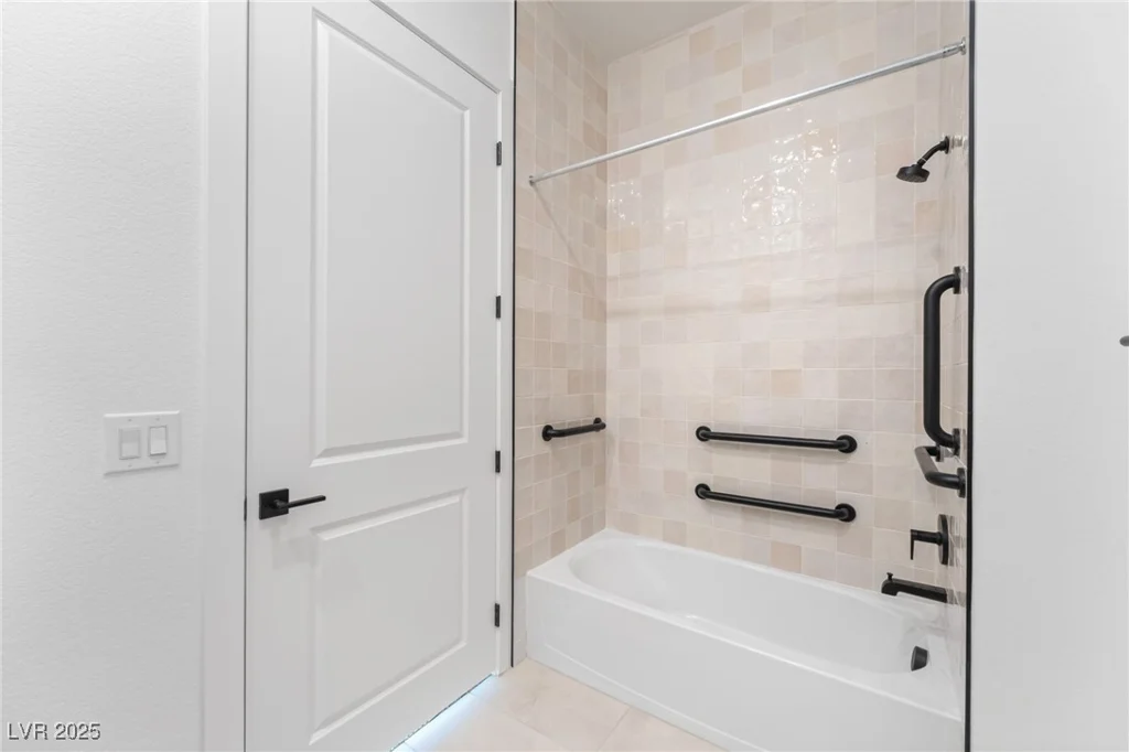 9132 Las Manaitas, Las Vegas, NV 89144