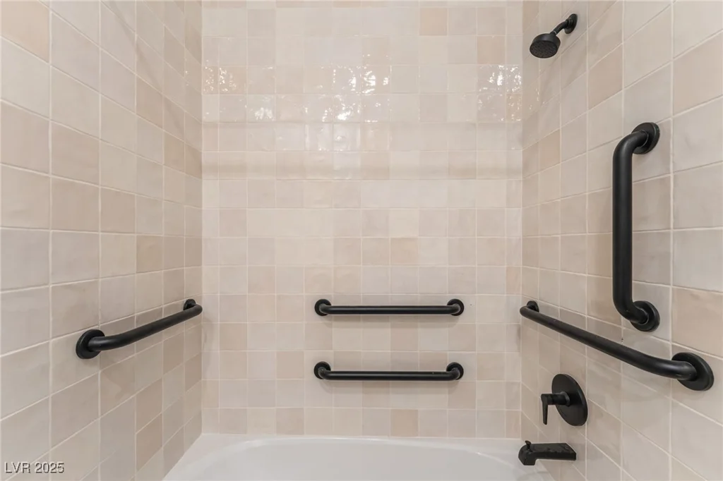 9132 Las Manaitas, Las Vegas, NV 89144