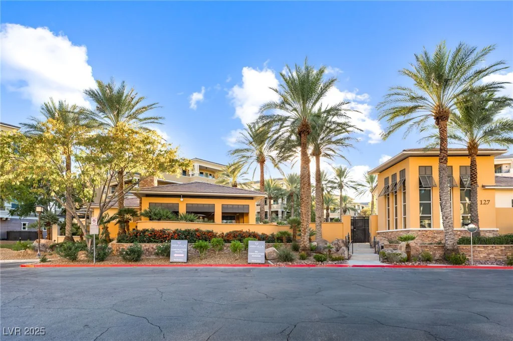 9132 Las Manaitas, Las Vegas, NV 89144