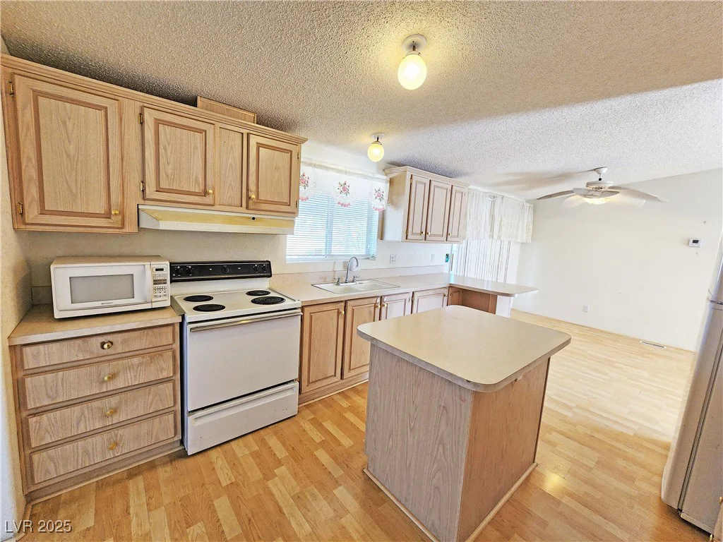 1610 Manse, Pahrump, NV 89048