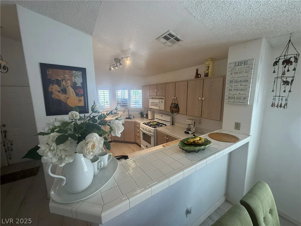 557 Yacht Harbor, Las Vegas, NV 89145