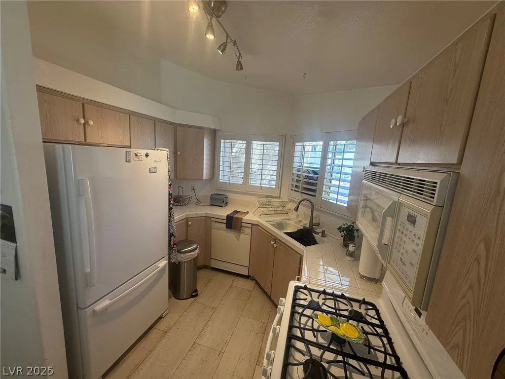 557 Yacht Harbor, Las Vegas, NV 89145