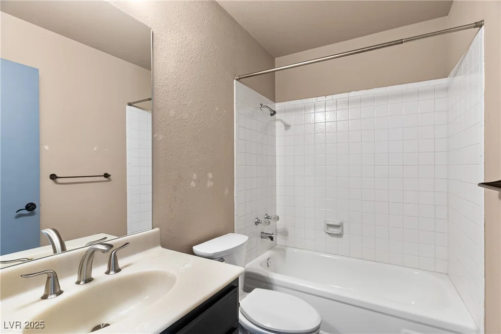 4533 Madreperla, Las Vegas, NV 89121