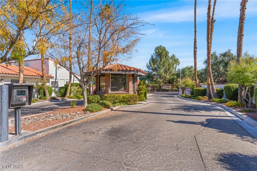 4533 Madreperla, Las Vegas, NV 89121