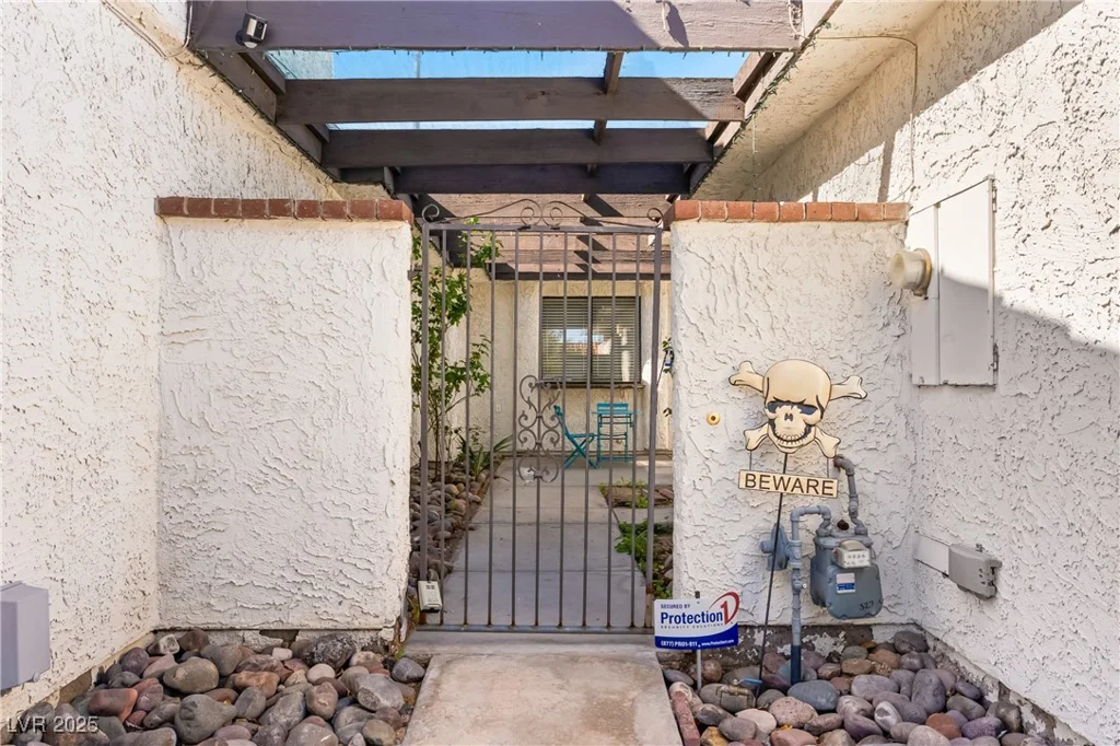 4533 Madreperla, Las Vegas, NV 89121