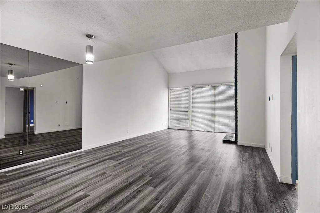 4533 Madreperla, Las Vegas, NV 89121