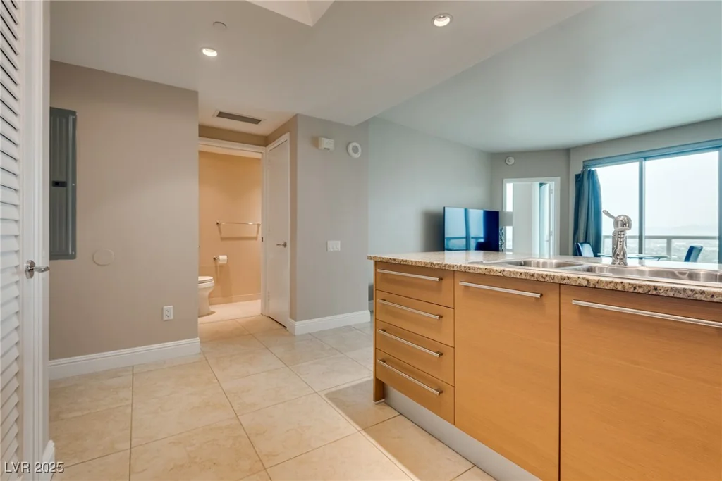 322 Karen, Las Vegas, NV 89109