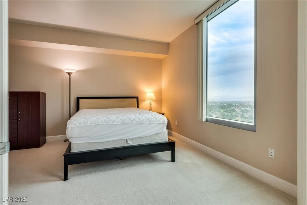 322 Karen, Las Vegas, NV 89109