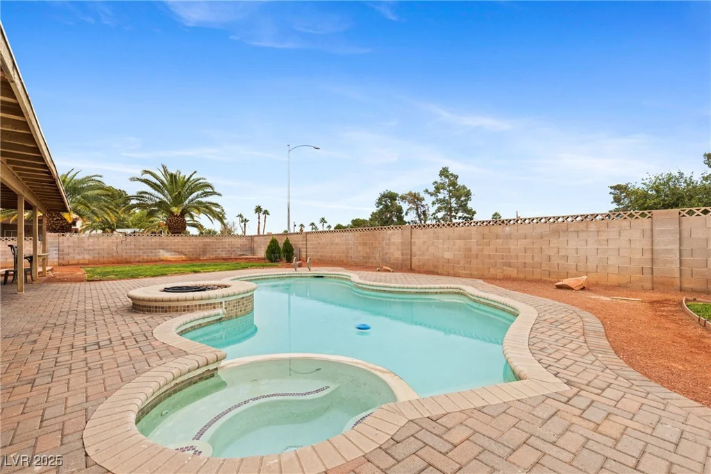 7530 Demona, Las Vegas, NV 89123