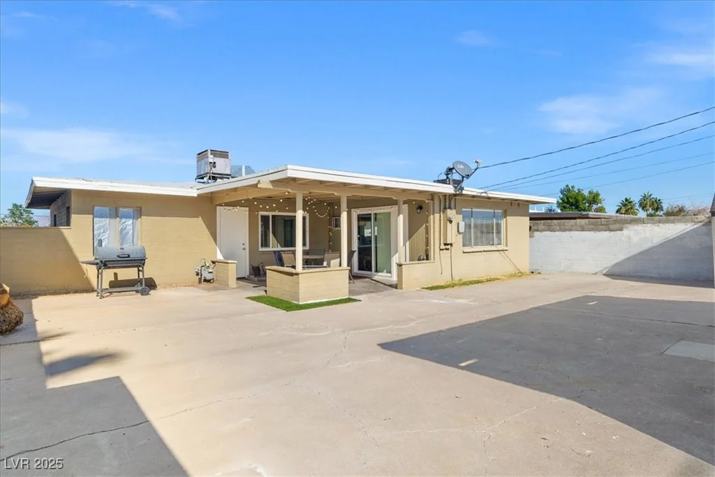1800 Walnut, Las Vegas, NV 89101