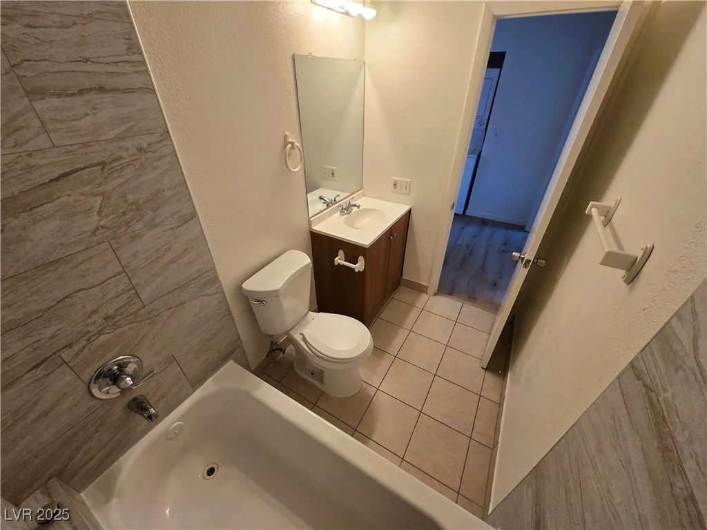 4300 Lamont, Las Vegas, NV 89115