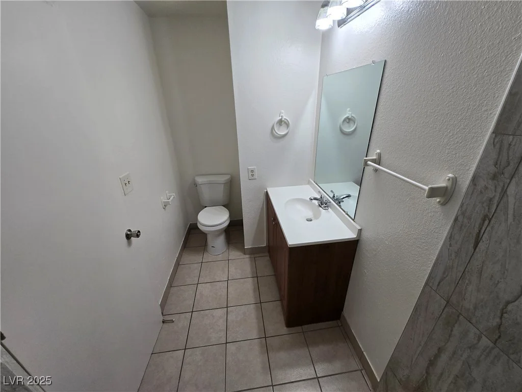 4300 Lamont, Las Vegas, NV 89115