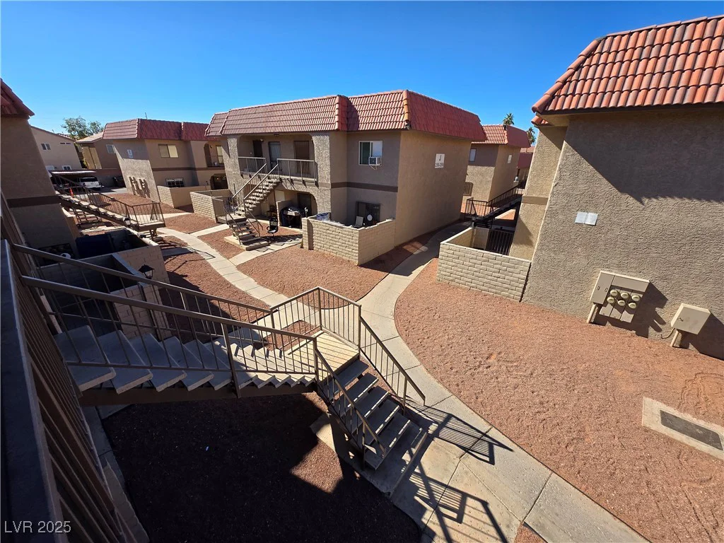 4300 Lamont, Las Vegas, NV 89115