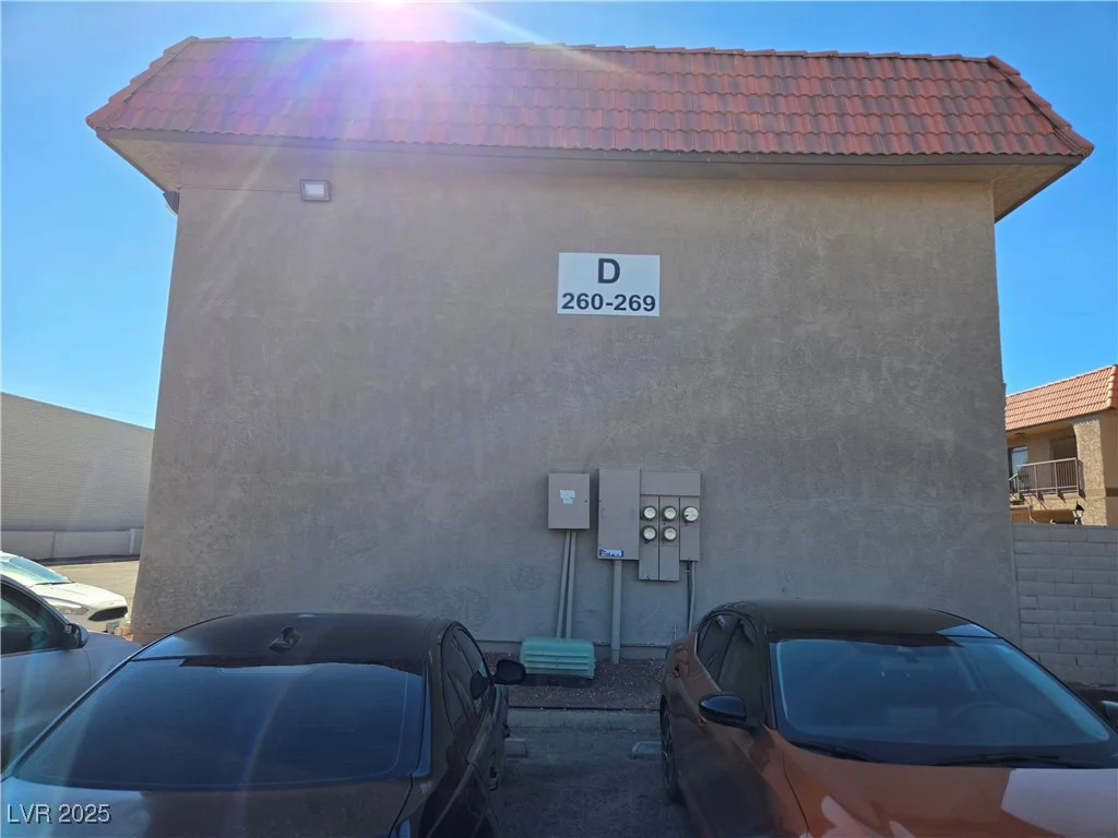 4300 Lamont, Las Vegas, NV 89115