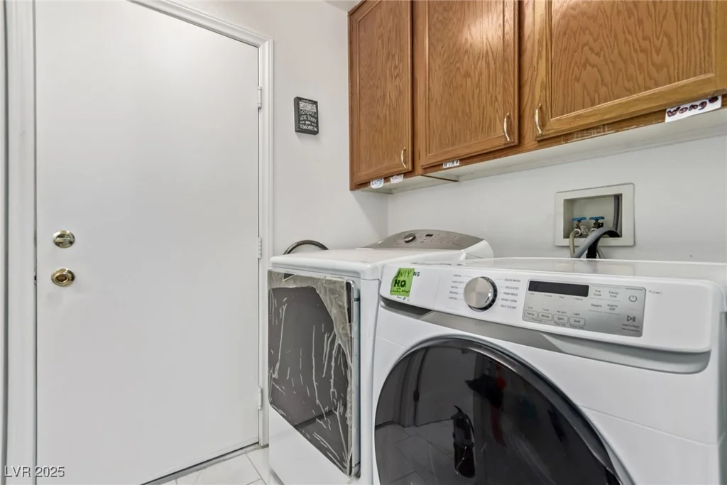 7954 Kentshire, Las Vegas, NV 89117