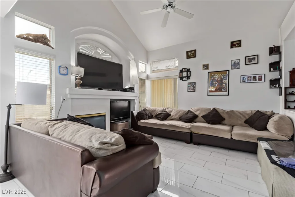 7954 Kentshire, Las Vegas, NV 89117