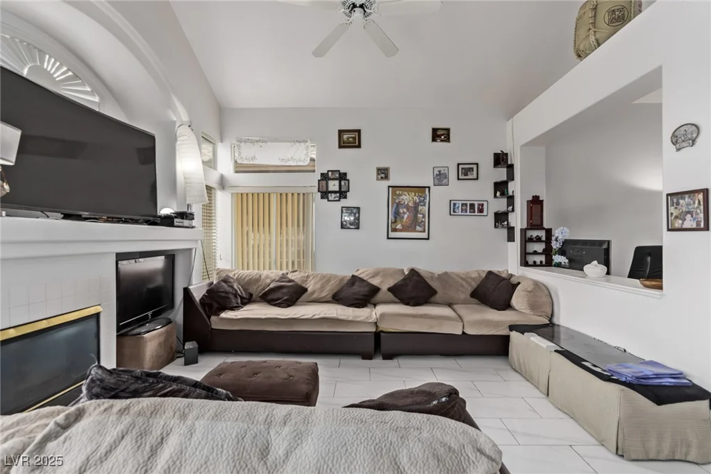 7954 Kentshire, Las Vegas, NV 89117