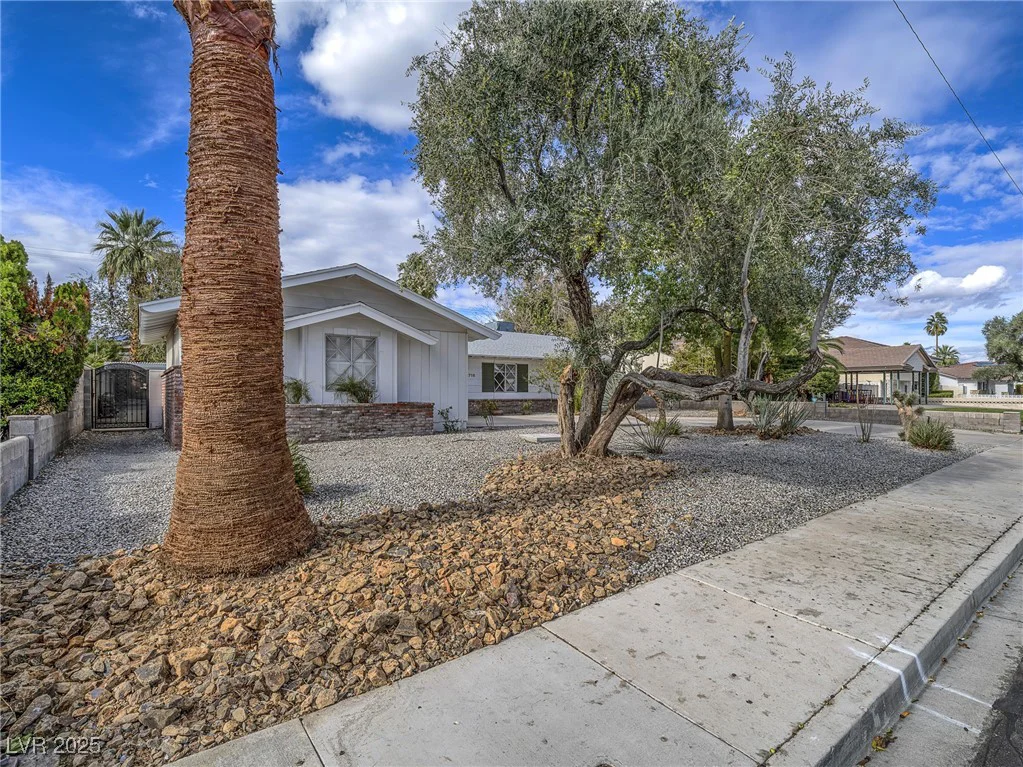 1716 Chapman, Las Vegas, NV 89104