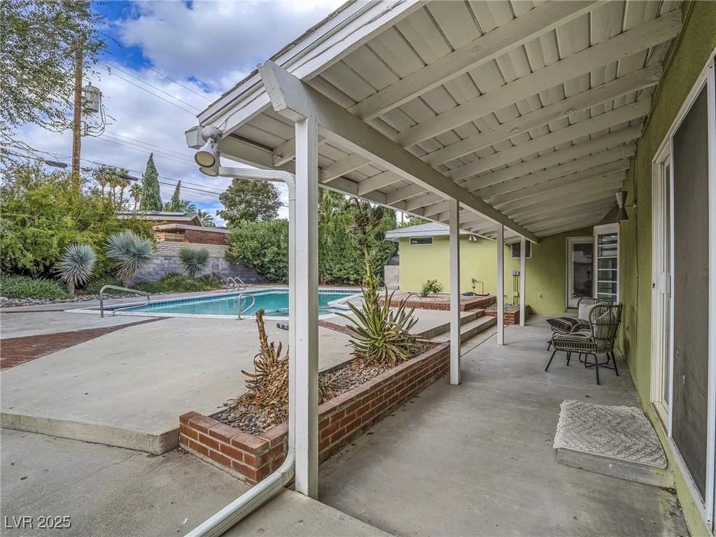 1716 Chapman, Las Vegas, NV 89104