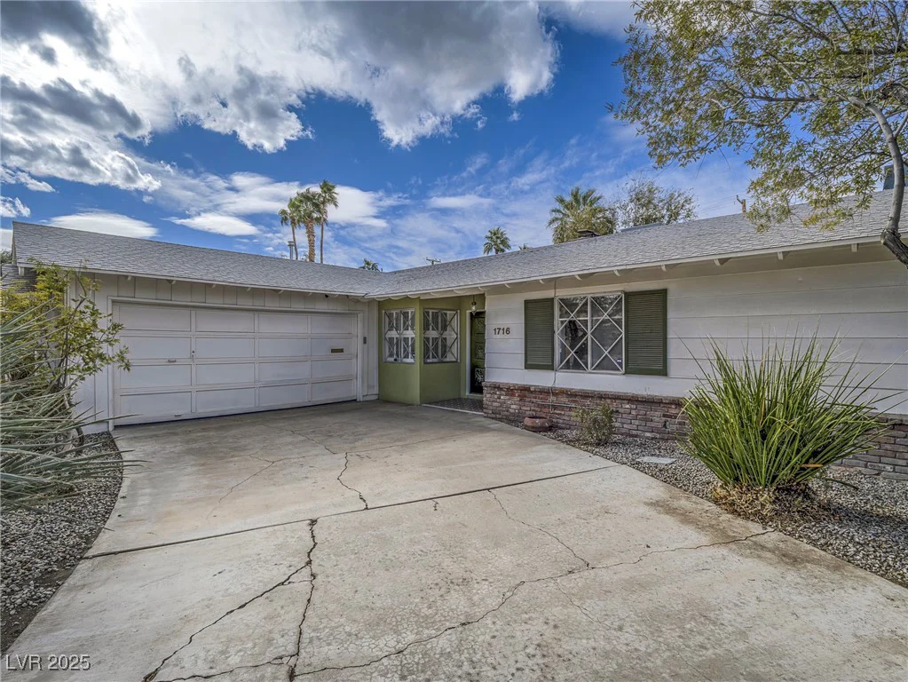 1716 Chapman, Las Vegas, NV 89104