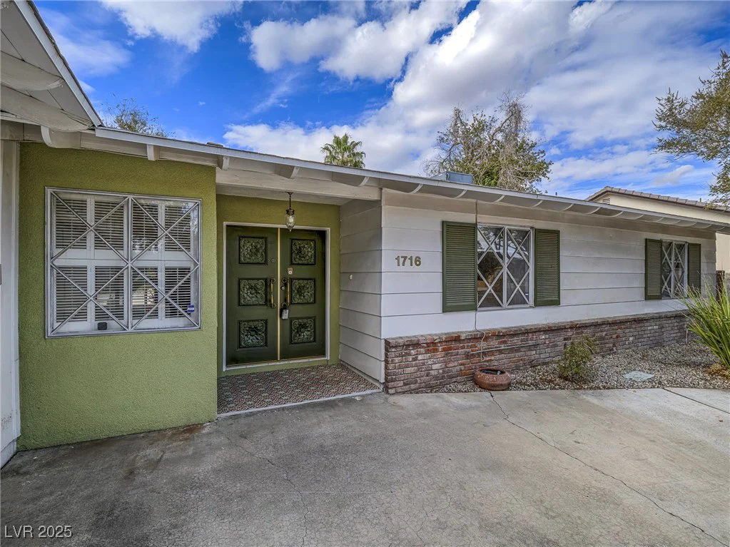 1716 Chapman, Las Vegas, NV 89104