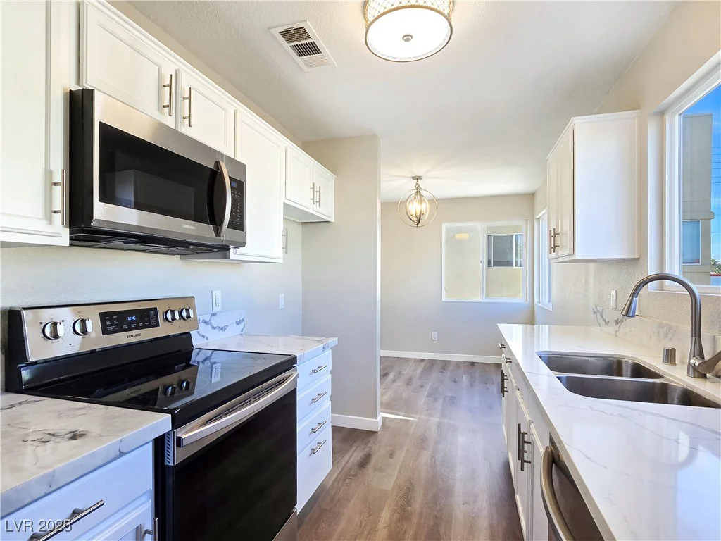 1812 Decatur, Las Vegas, NV 89108