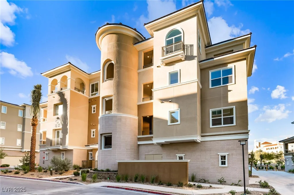 9132 Las Manaitas, Las Vegas, NV 89144