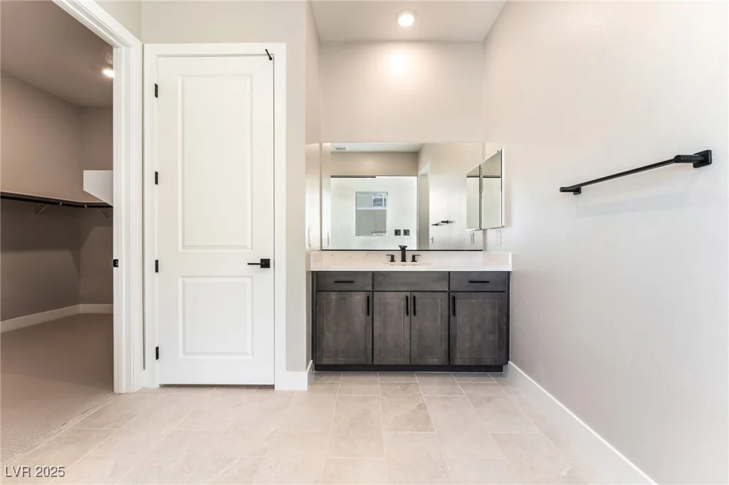 9132 Las Manaitas, Las Vegas, NV 89144
